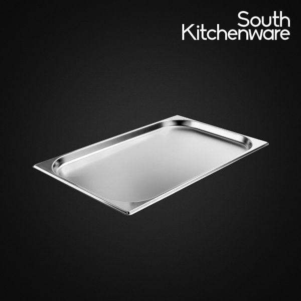 <p>Thương Hiệu: Yufeh&nbsp;</p><p>Kích Thước: 530x327x25mm&nbsp;</p><p>Dày 0.7mm, Inox 201&nbsp;</p><p>Trọng lượng: 1kg&nbsp;</p><p>Khay được dùng đựng thực phẩm, đồ ăn chế biến trong khách sạn, tiệc