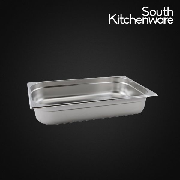 <p>Thương Hiệu: Yufeh&nbsp;</p><p>Kích Thước: 530x327x100mm&nbsp;</p><p>Dày 0.7mm, Inox 201&nbsp;</p><p>Trọng lượng: 1,2kg&nbsp;</p><p>Khay được dùng đựng thực phẩm, đồ ăn chế biến trong khách sạn, ti