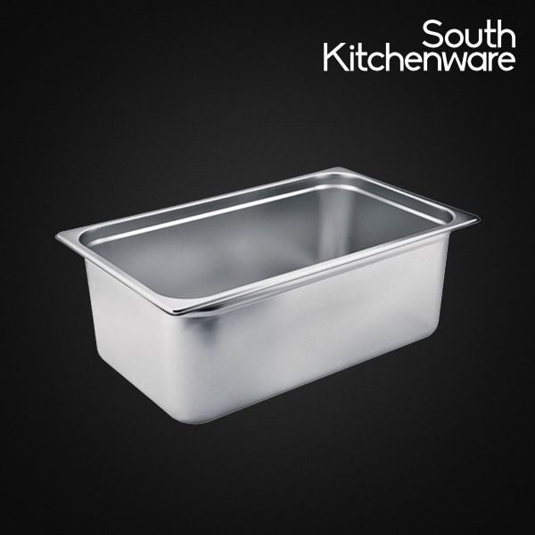 <p>Thương Hiệu: Yufeh&nbsp;</p><p>Kích Thước: 530x327x200mm&nbsp;</p><p>Dày 0.7mm, Inox 201&nbsp;</p><p>Trọng lượng: 1,6kg&nbsp;</p><p>Khay được dùng đựng thực phẩm, đồ ăn chế biến trong khách sạn, ti