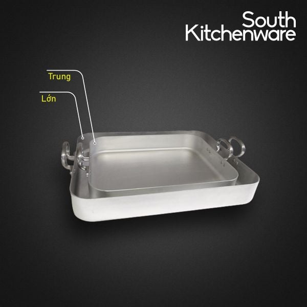 <p>Thương Hiệu: Trống&nbsp;</p><p>Kích Thước: 40cmx50cm&nbsp;</p><p>Chất Liệu: inox&nbsp;</p><p>Trọng Lượng: 3,4kg&nbsp;</p><p>Là dòng sản phẩm phục vụ cho thực đơn các món nướng, bỏ lò, chiên... &nbs