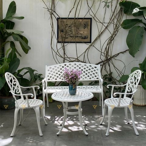 Bộ bàn ghế sân vườn