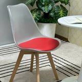 Ghế mặt nệm lưng nhựa trong nhám chân gỗ DPA05F
