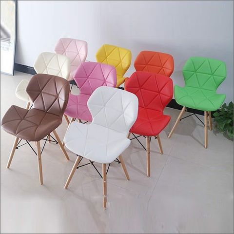 Ghế da tam giác chân gỗ DPA12