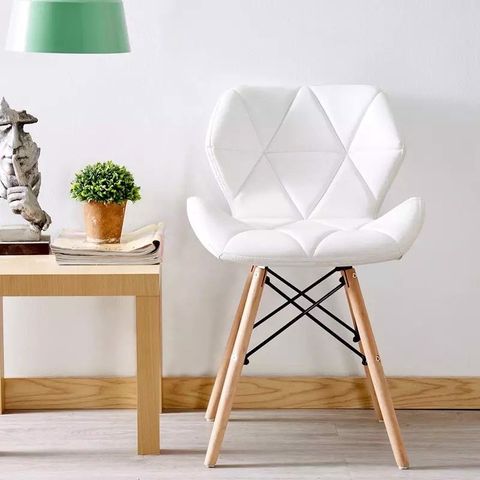 Ghế da tam giác chân gỗ DPA12