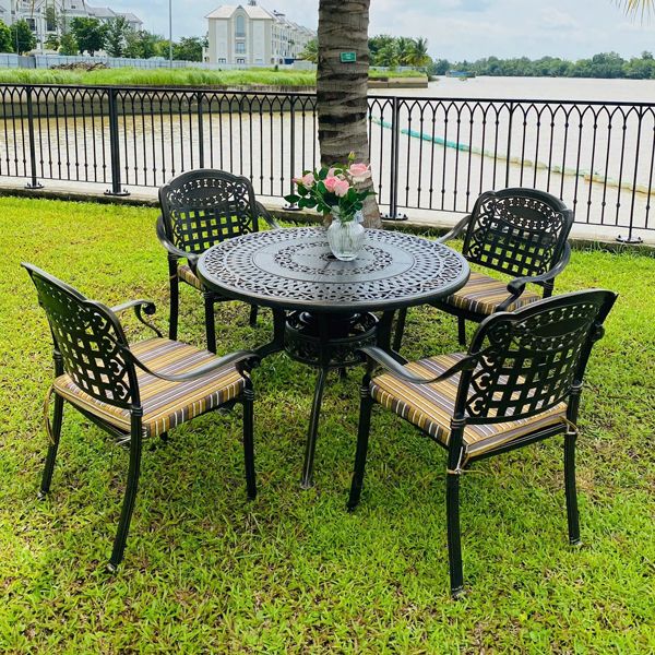 Bàn sân vườn có bếp than DPBV06 (không gồm ghế)