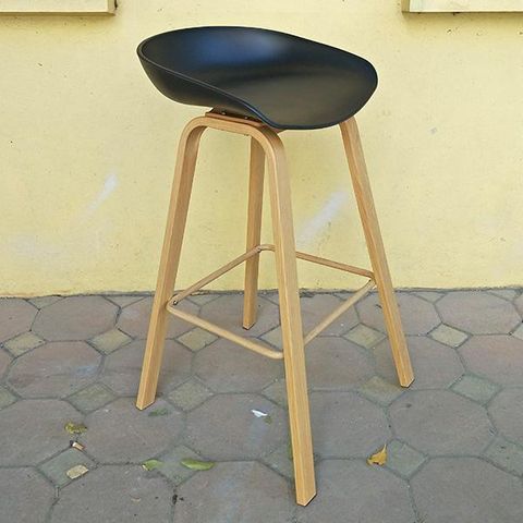 Ghế bar nhựa PP chân sắt giả gỗ DPE04
