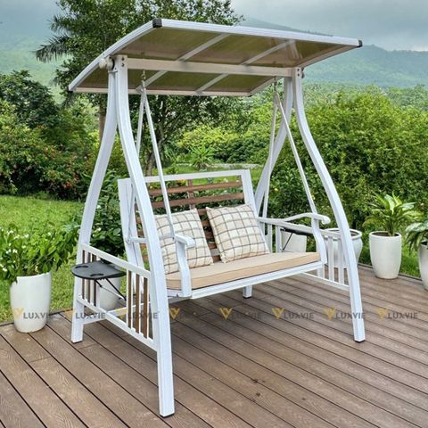 xích đu ngoài trời