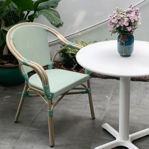 bàn ghế cafe ngoài trời