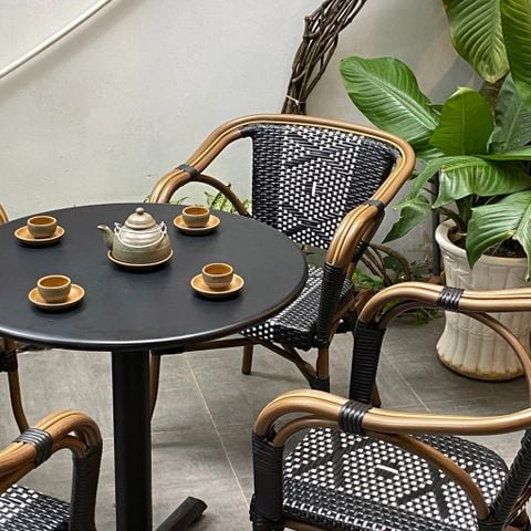 bàn ghế sân vườn