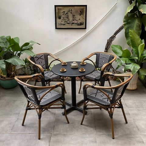bàn ghế ngoài trời