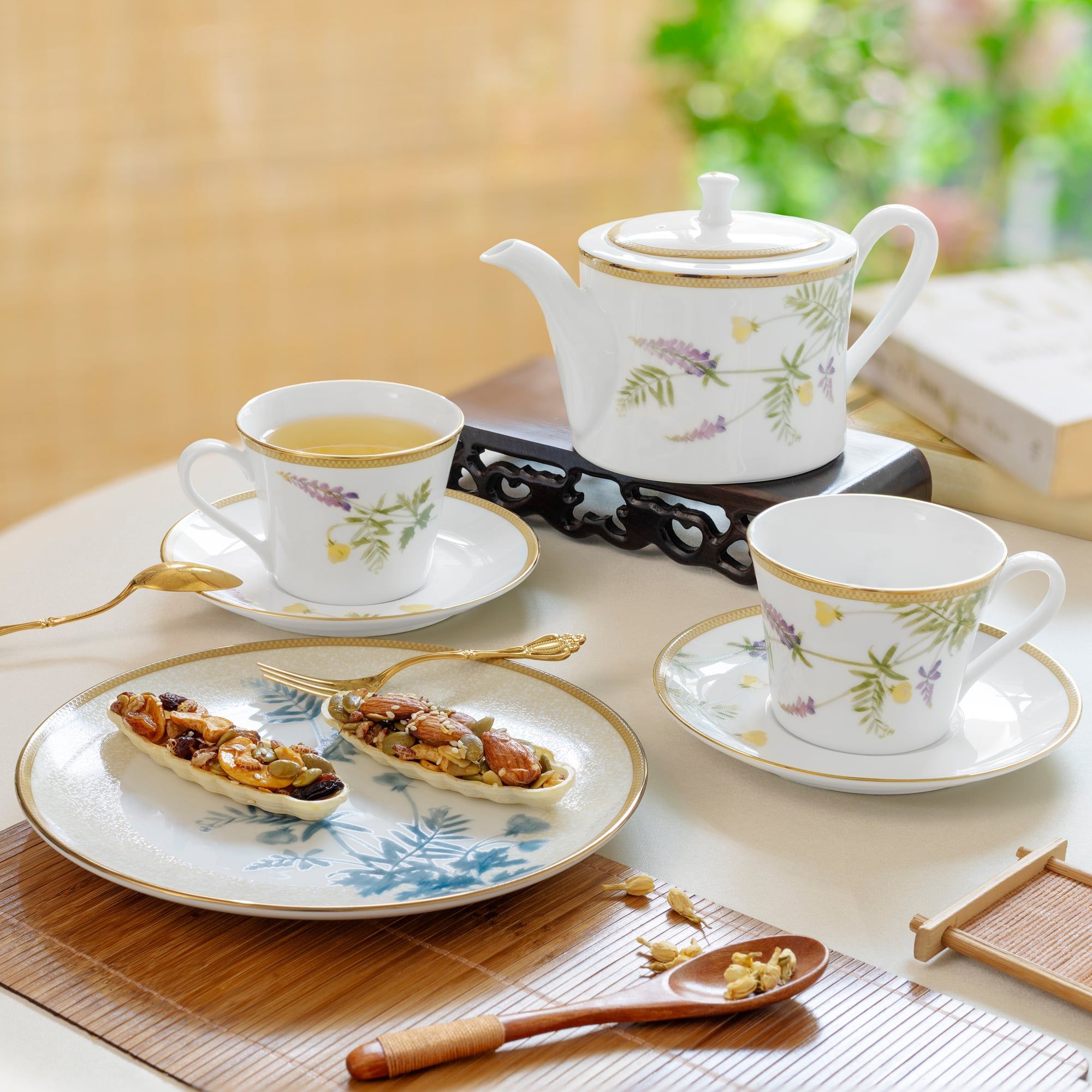  Bộ ấm chén uống trà (ấm 1.075ml, chén 250ml) 15 món sứ trắng | New Morning 1738L - T017C 