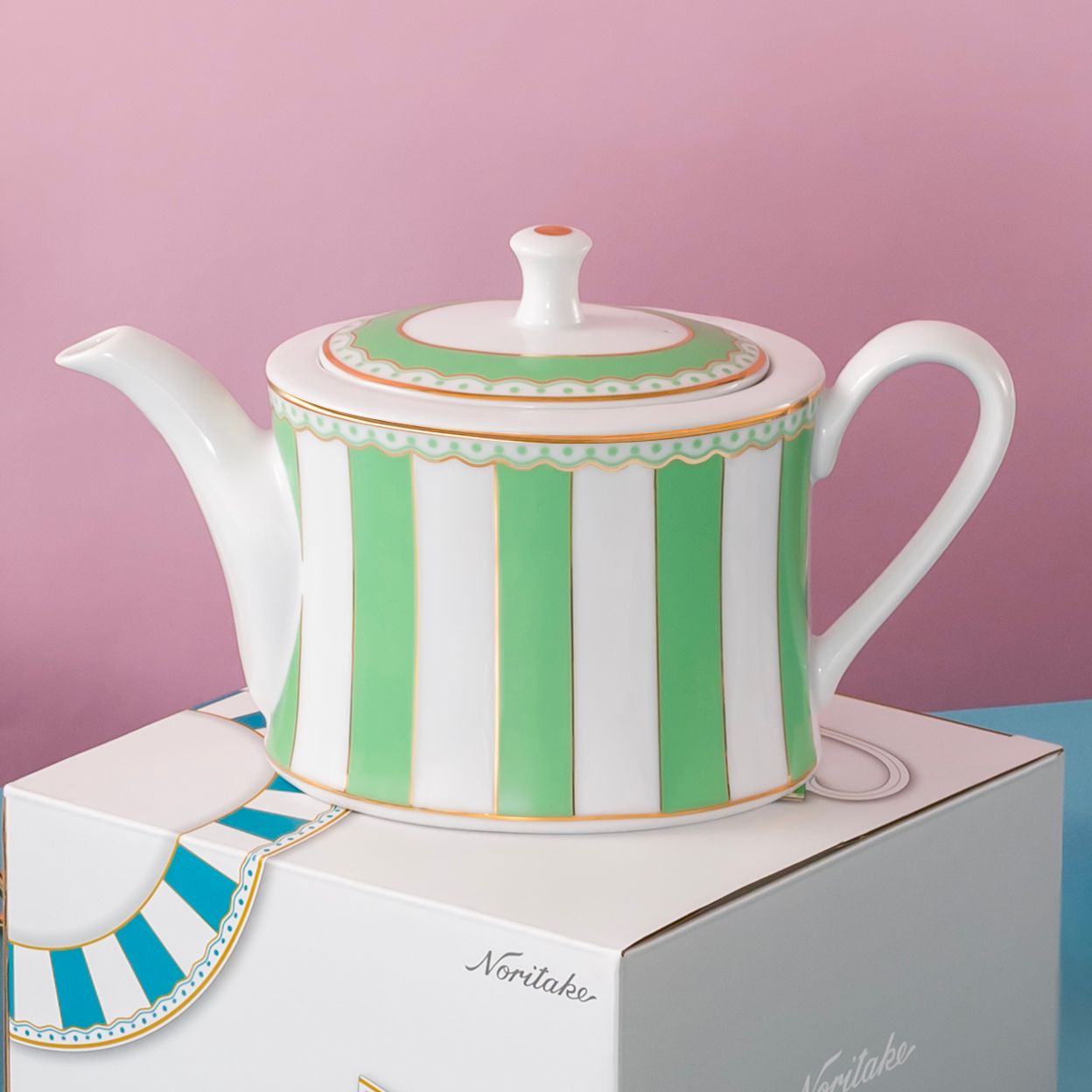  Bộ ấm chén uống trà (ấm 630ml, chén 250ml) 13 món sứ trắng (xanh lá pastel) | CRNIVL Apple Green M-252L - T014M 