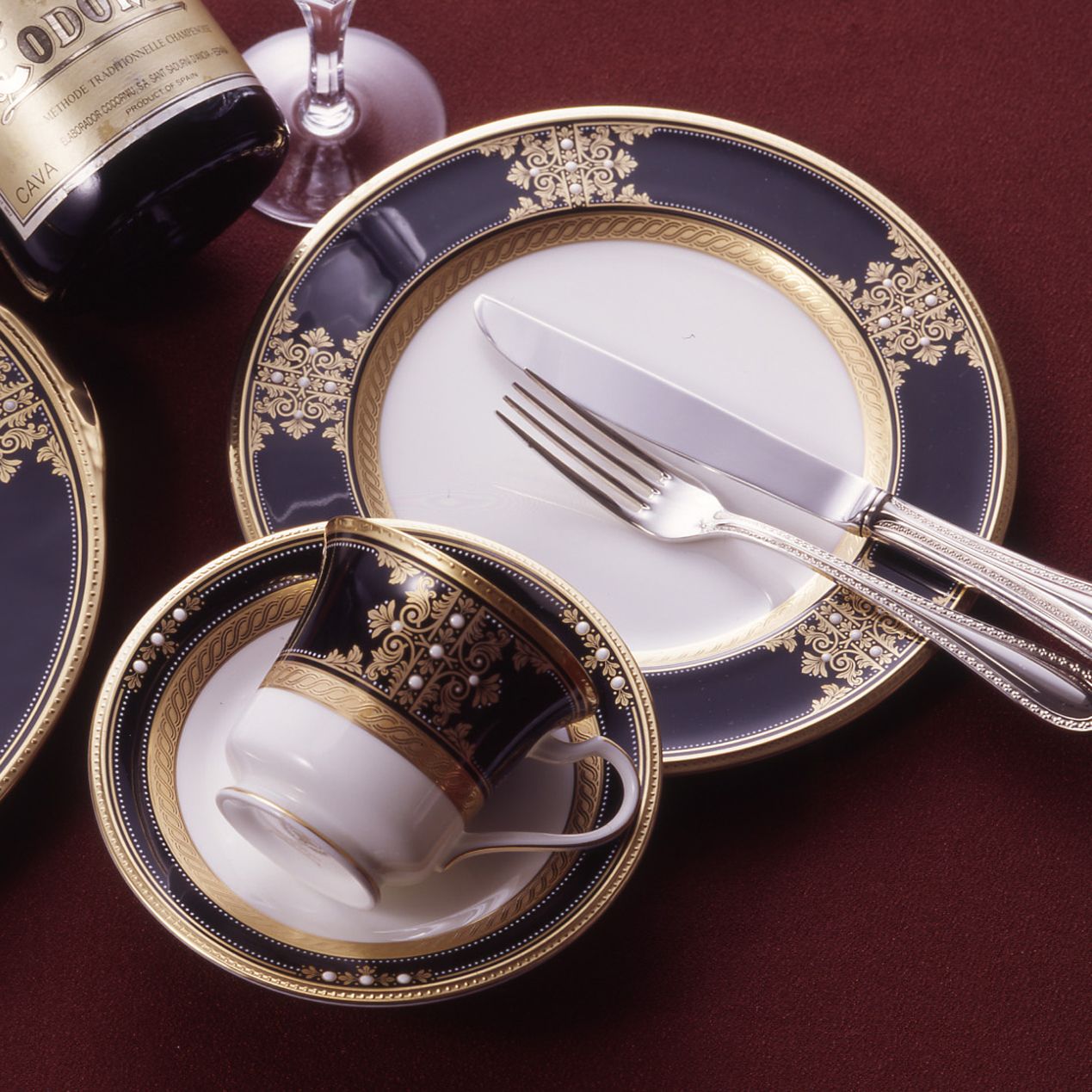  Bộ đĩa ăn kiểu Âu 22 món (cho 6 người) sứ xương Nhật Bản | Evening Majesty 4818J - D024AK 