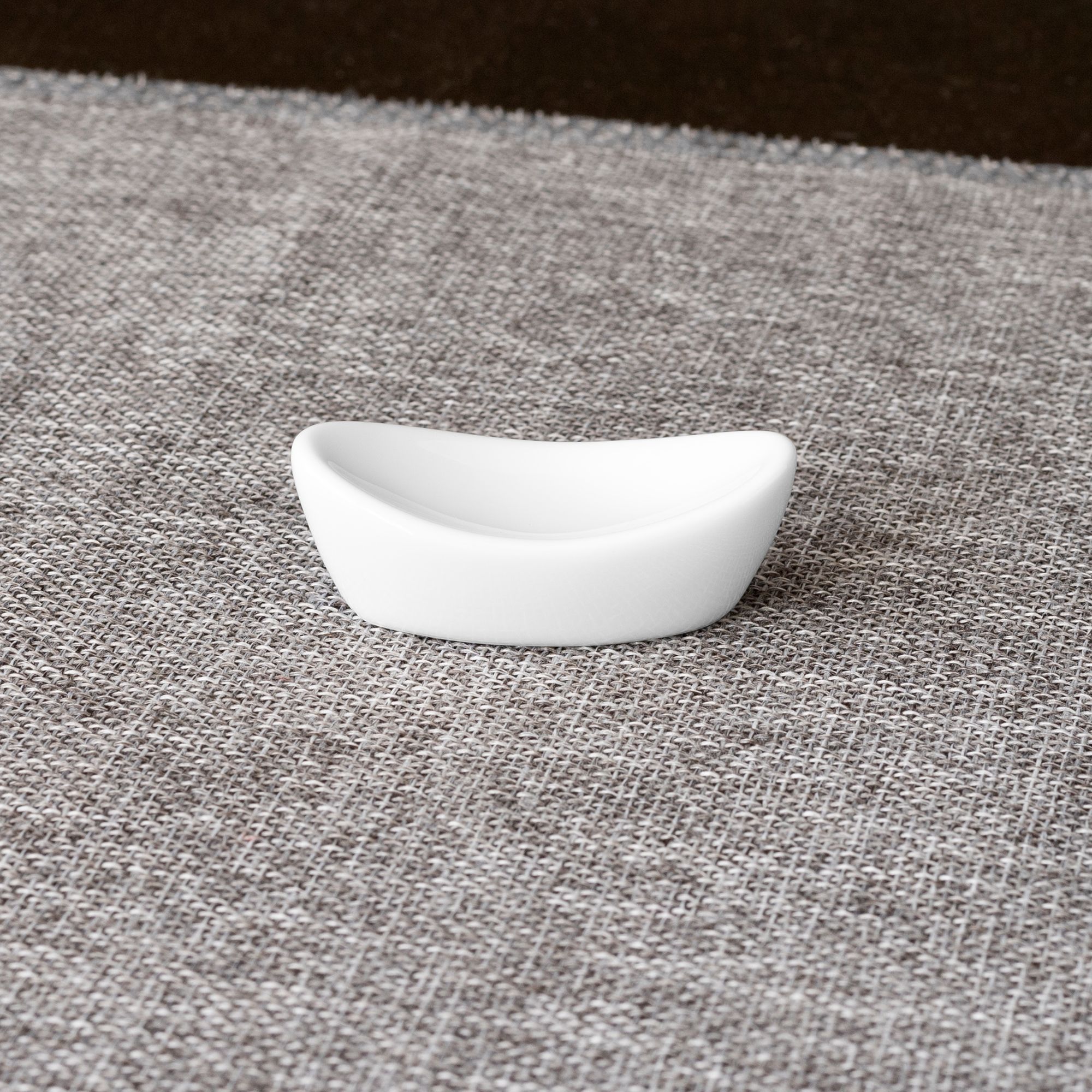  Dụng cụ gác đũa hình thoi dài 5,6cm sứ trắng | Art Stage 4257L - 91836 