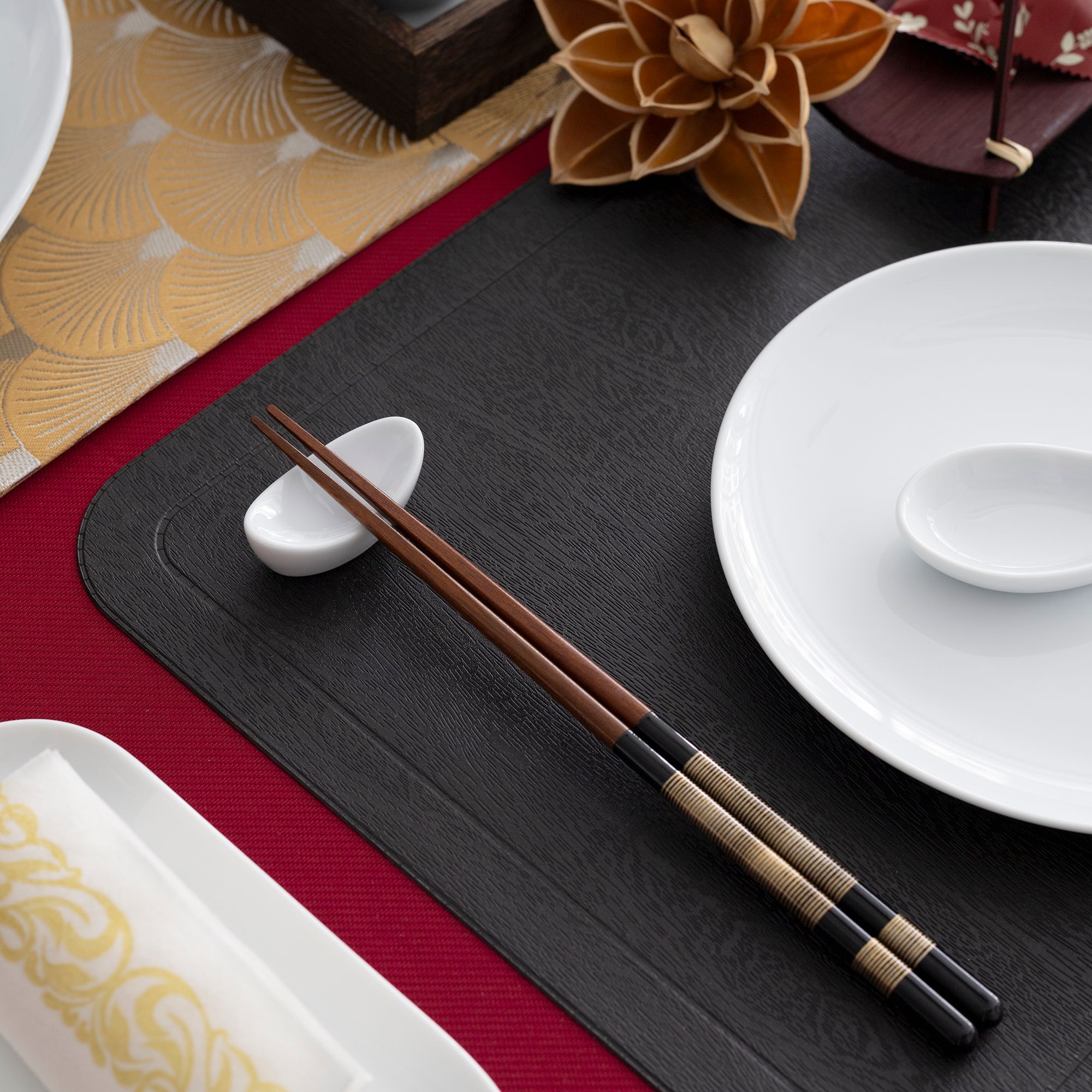  Dụng cụ gác đũa hình thoi dài 5,6cm sứ trắng | Art Stage 4257L - 91836 
