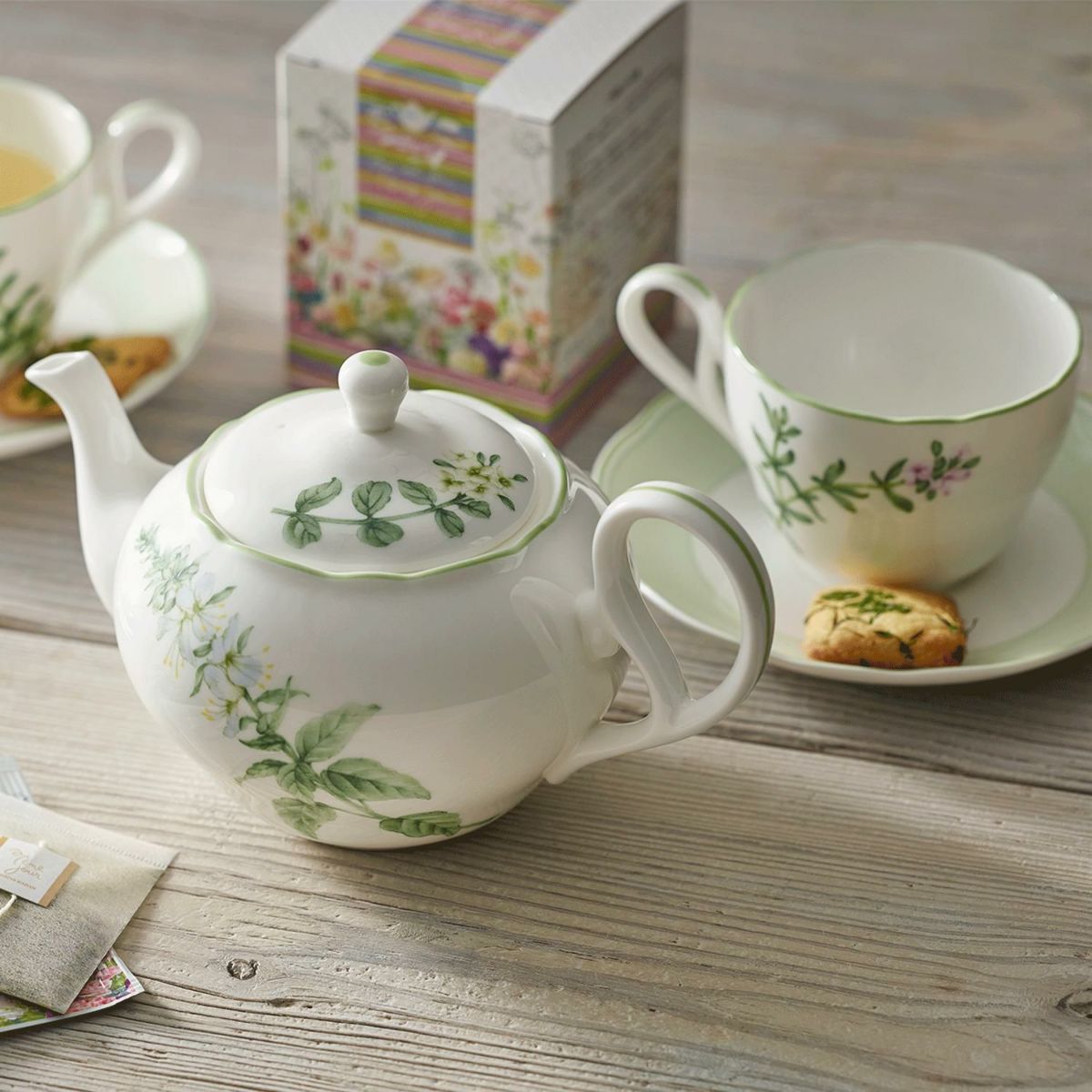  Ấm trà (bình trà) nhỏ dung tích 600ml sứ xương | English Herbs 4942L - 97864 