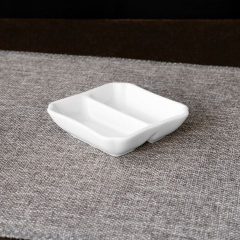  Đĩa vuông 7,9cm chia ngăn đựng nước chấm, gia vị sứ trắng | Art Stage 4257L - 91850 