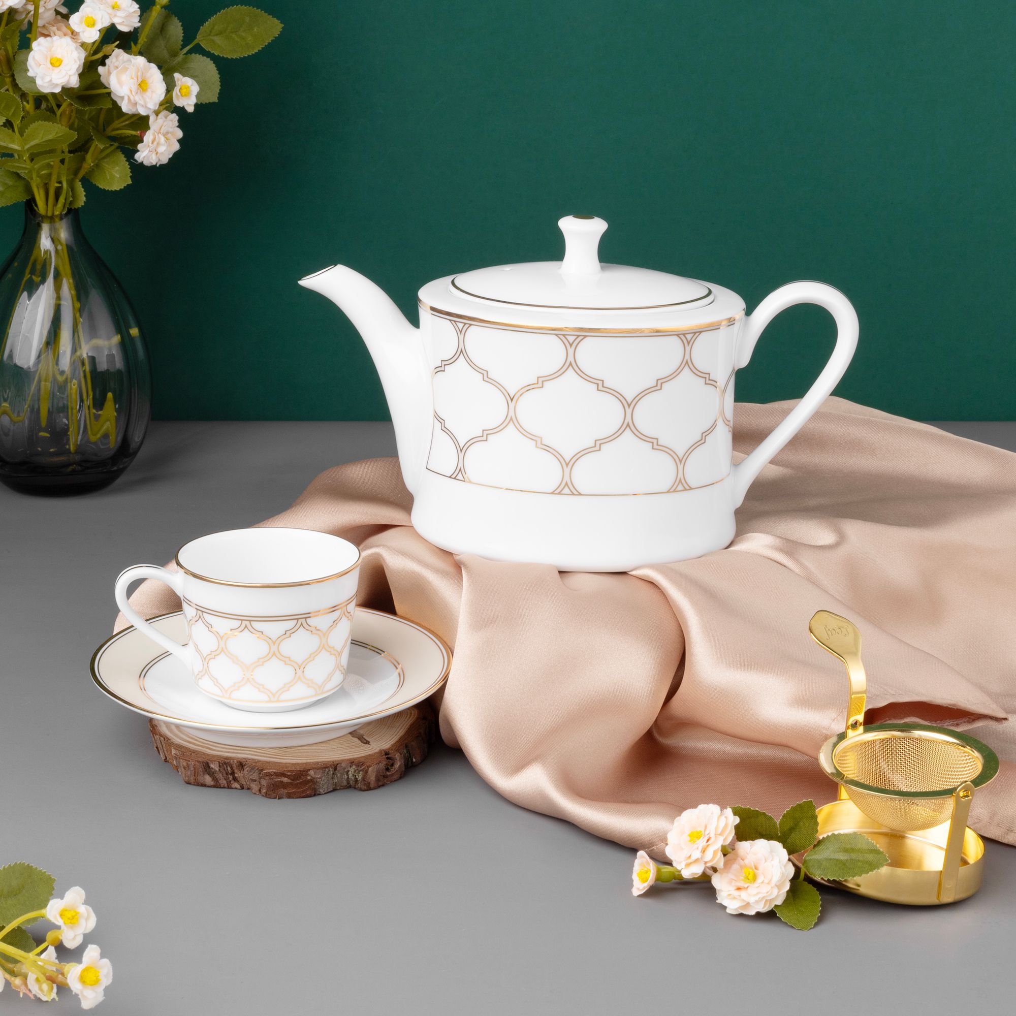  Bộ ấm chén uống trà nhỏ (ấm 630ml, chén 100ml) 13 món sứ trắng | Eternal Palace Gold 1728L - T014S 