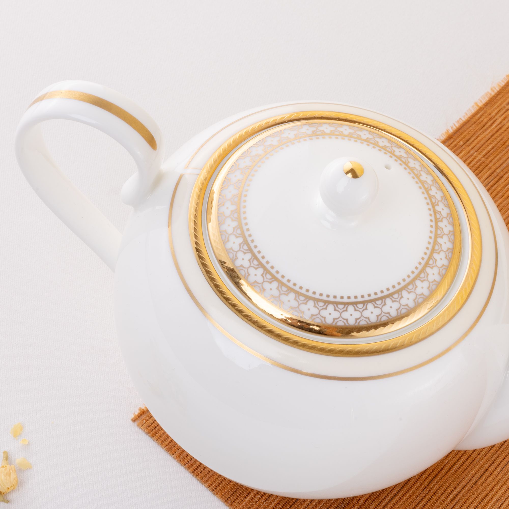  Bộ ấm chén uống trà 13 món (ấm 650ml, tách 90ml) sứ xương cao cấp | Trefolio Gold 4945L-T014S 