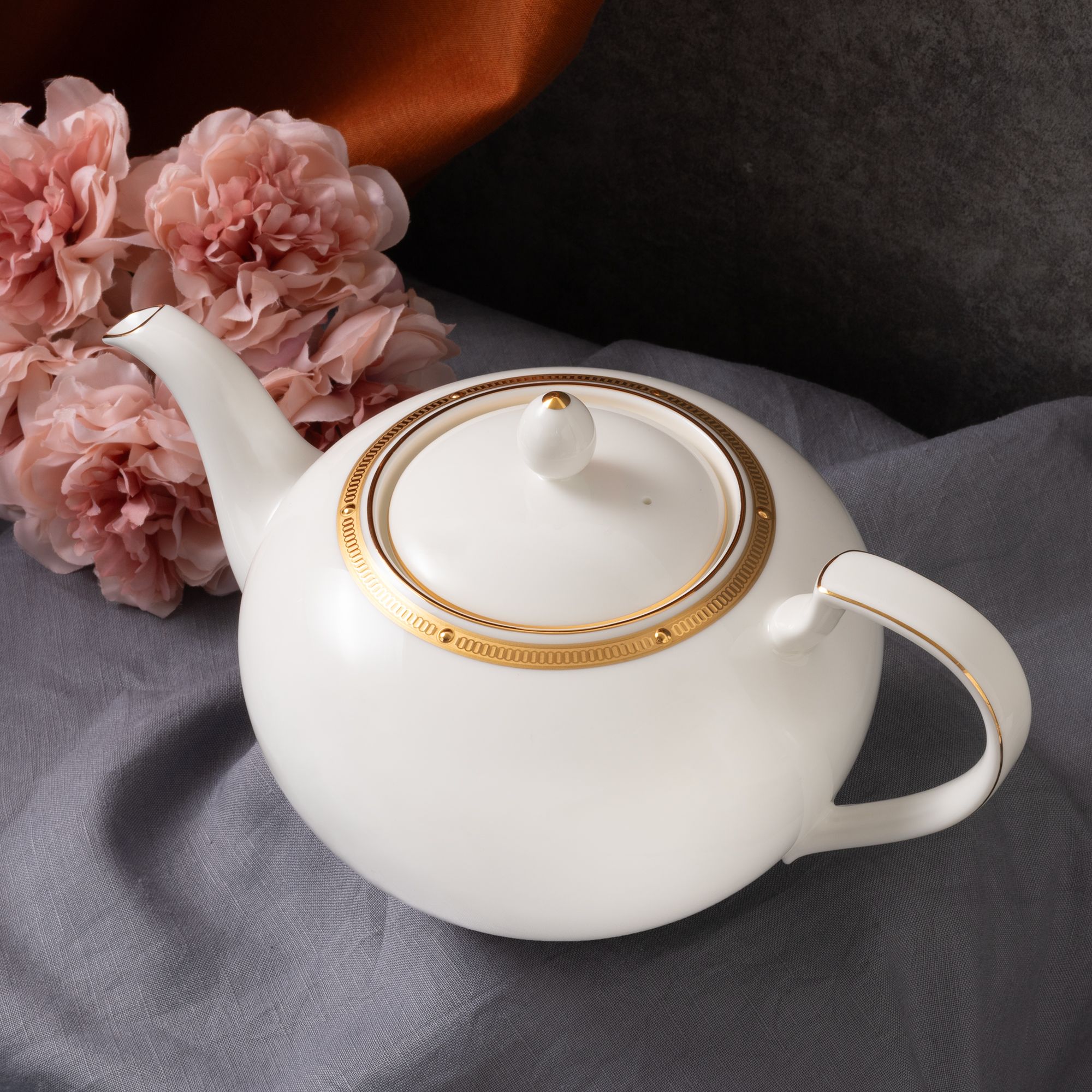  Bộ ấm chén uống trà (ấm 1.150ml, chén 250ml) 15 món sứ xương | Rochelle Gold 4796L - T017A 