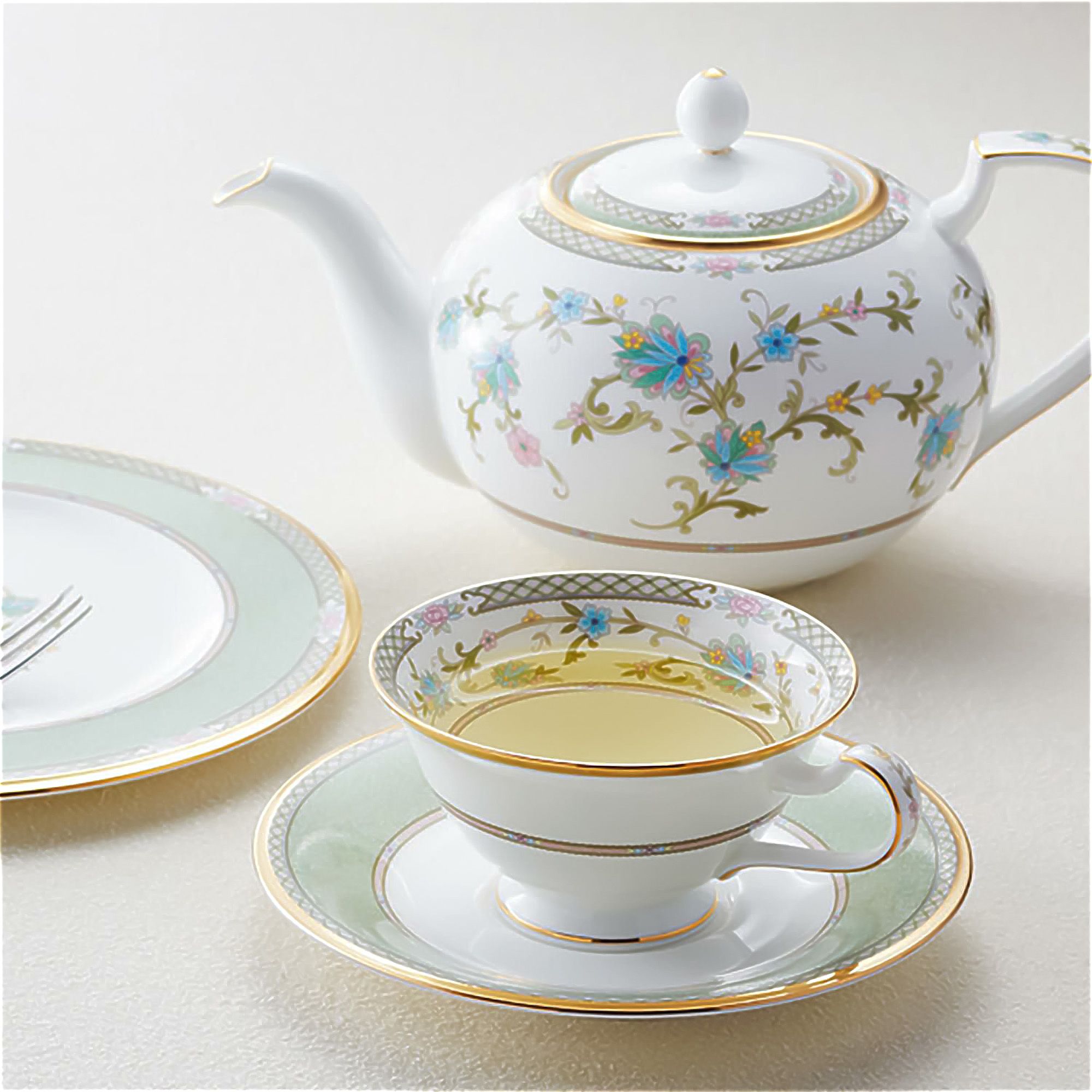  Đĩa tròn cỡ vừa đường kính 21,8cm loại đặc biệt (màu xanh lá) sứ xương Nhật Bản | Yoshino 9983-5J - 59511 