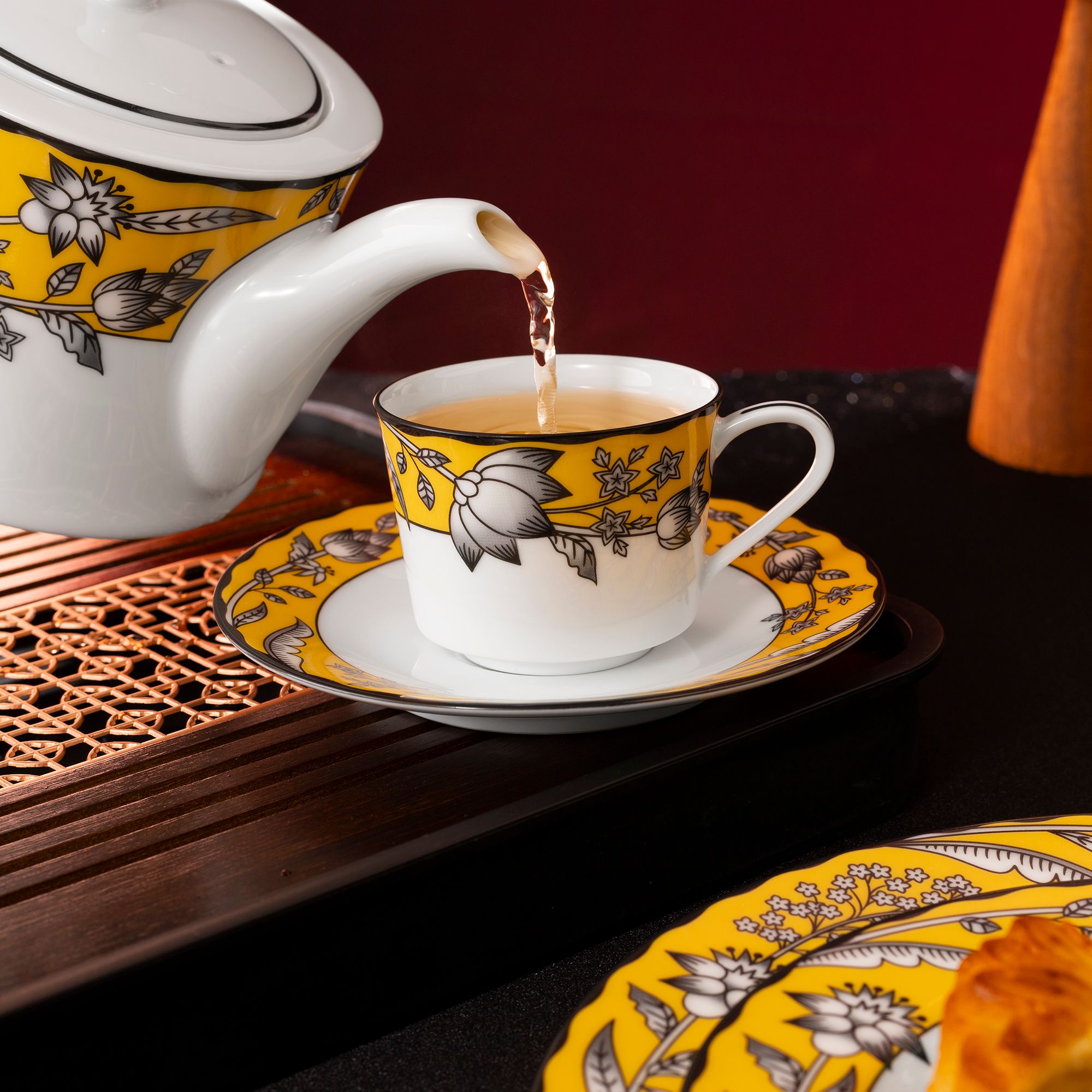 Bộ ấm chén uống trà nhỏ (ấm 630ml, chén 100ml) 13 món sứ trắng | Chelsea Estate 1779L - T014S 