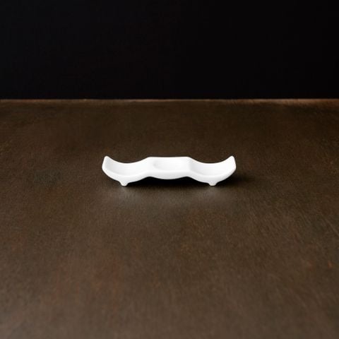  Dụng cụ gác đũa & thìa (gác đũa muỗng) dài 10,8cm sứ trắng | Art Stage 4257L - 91831 