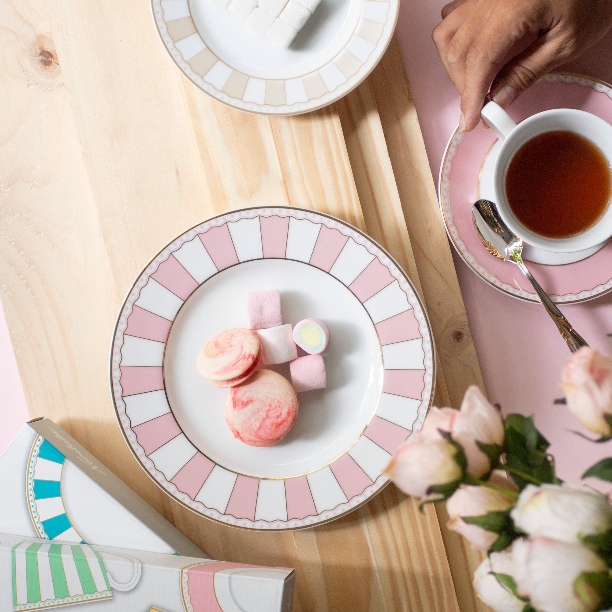  Bộ 02 đĩa tròn cỡ vừa 21cm (hồng pastel) sứ trắng | CRNIVL Pink M-249L - Q002M 