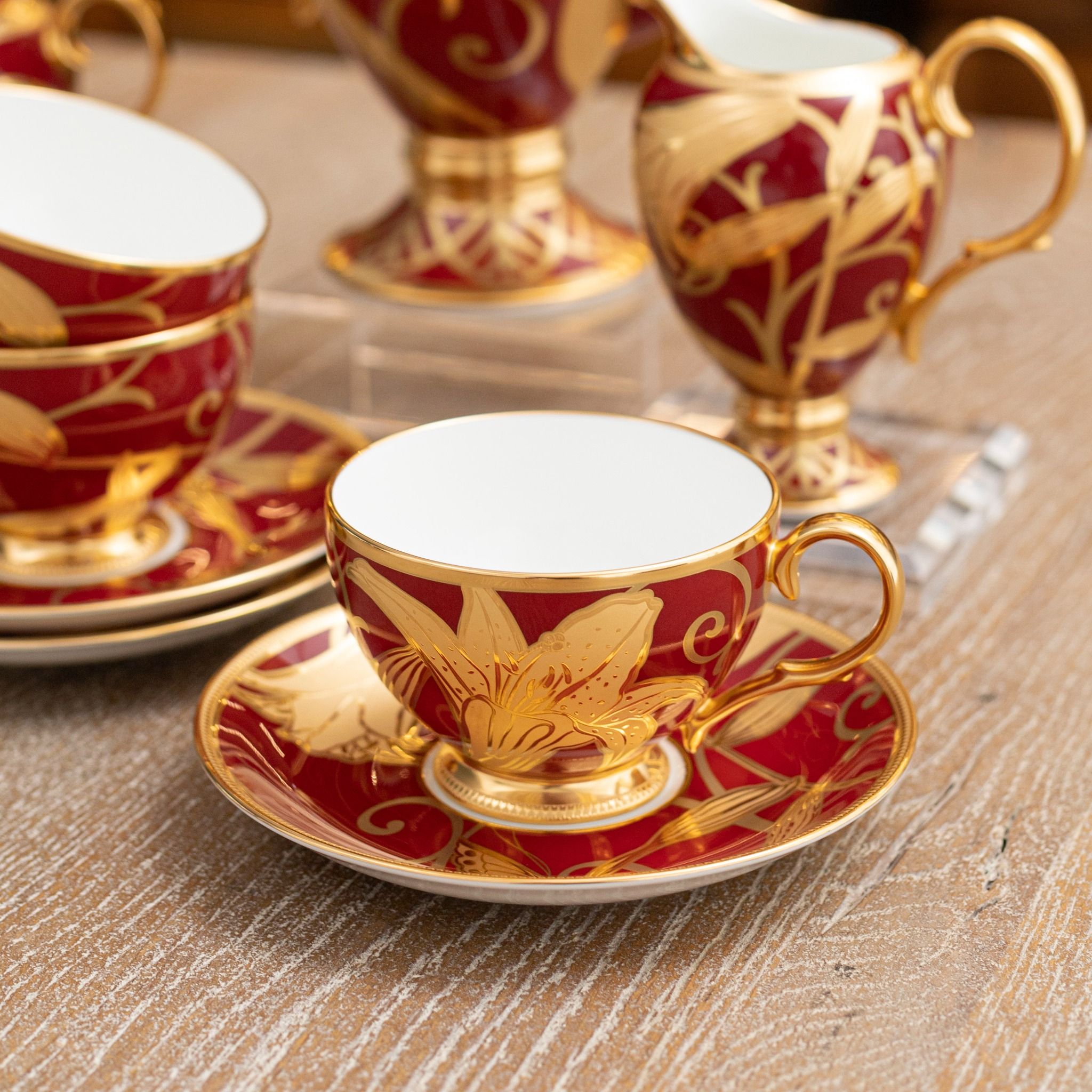  Bộ ấm chén uống trà (Đặc biệt: vẽ tay) 21 món đỏ, hoạ tiết hoa Ly vàng sứ Nhật cao cấp | Hanakinsai Yuri 4697-1J - T23 