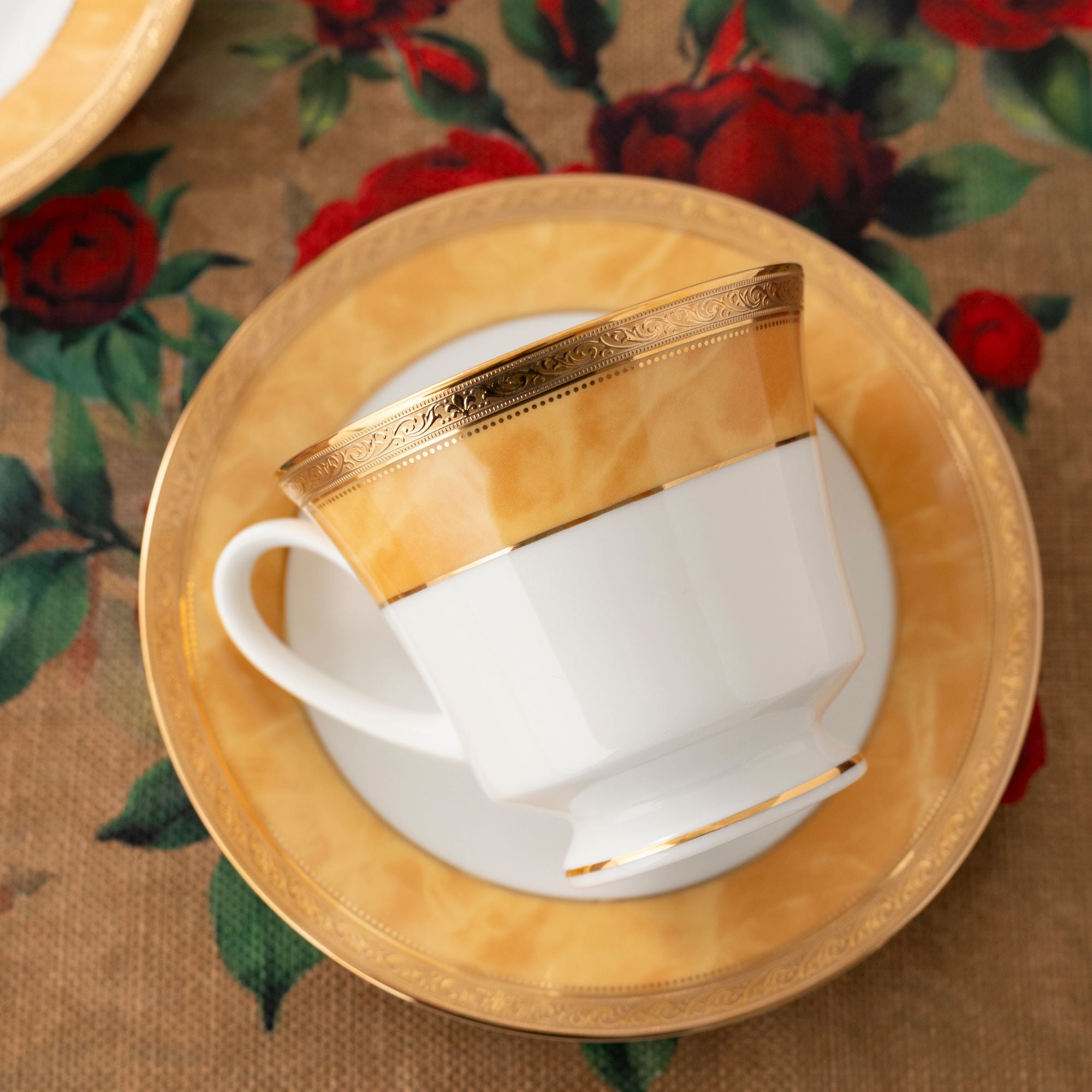  Bộ ấm chén uống trà (ấm 1.200ml, chén 230ml) (vàng - Thạch Anh) 15 món sứ trắng | Majestic Yellow M-168L - T017A 