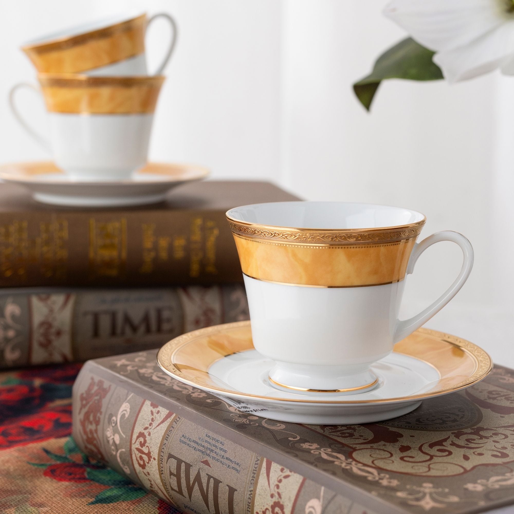  Bộ ấm chén uống trà (ấm 1.200ml, chén 230ml) (vàng - Thạch Anh) 15 món sứ trắng | Majestic Yellow M-168L - T017A 