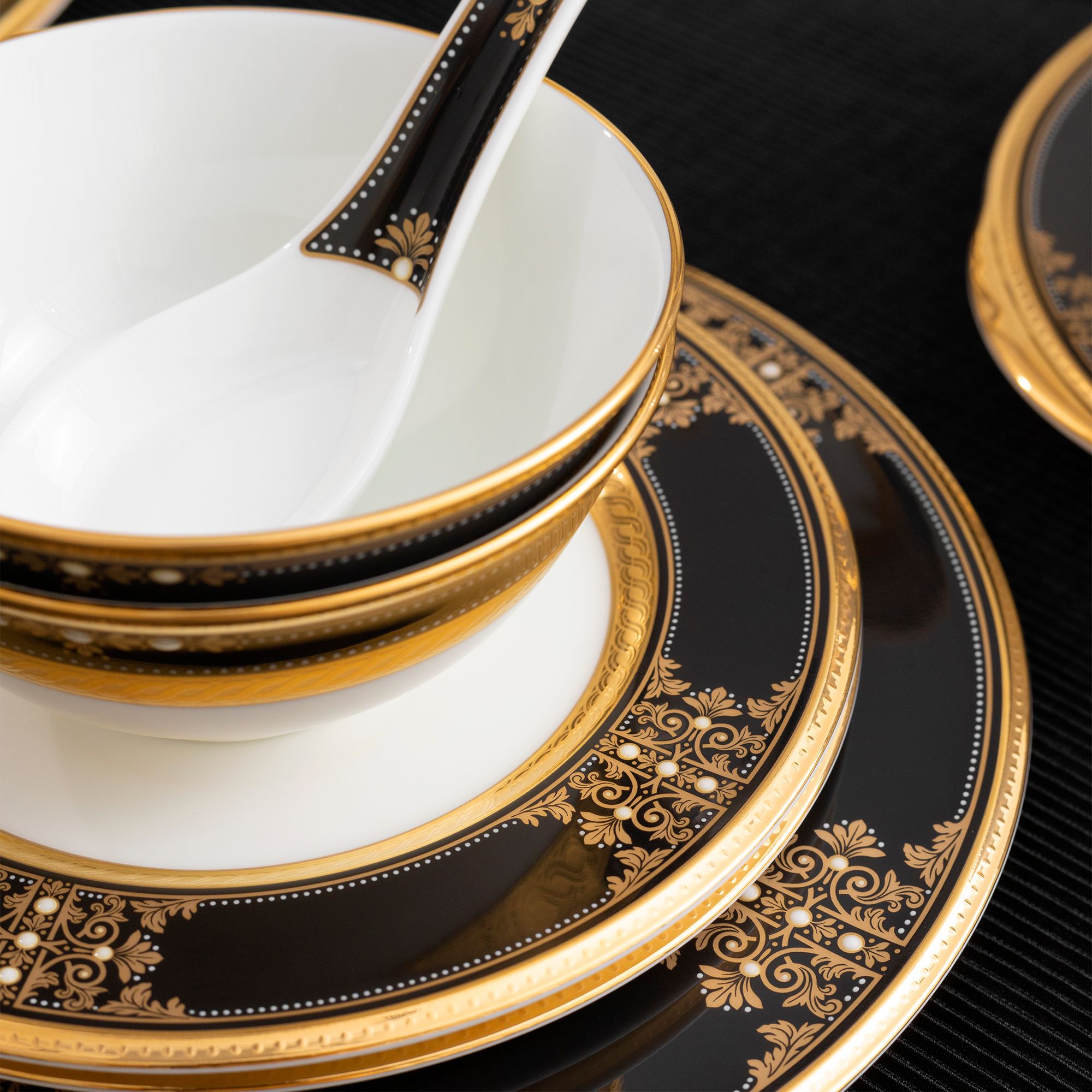  Đĩa tròn cỡ nhỏ đường kính 17,2cm lót bát (chén) cơm sứ xương Nhật Bản | Evening Majesty 4818J - 59512 