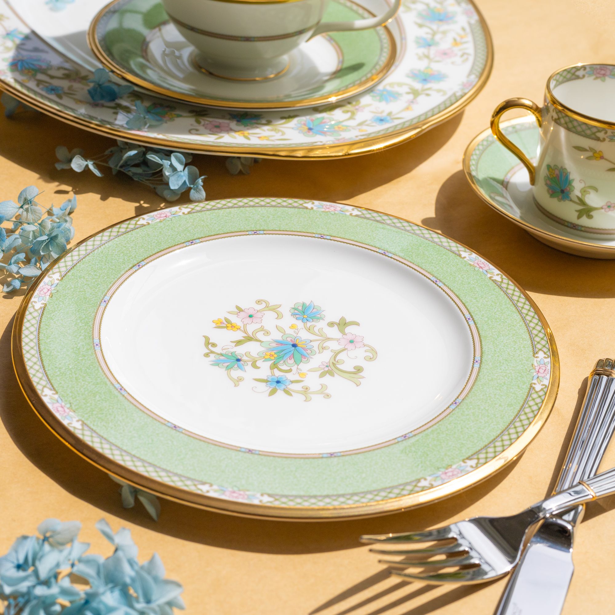 Đĩa tròn cỡ vừa đường kính 21,8cm loại đặc biệt (màu xanh lá) sứ xương Nhật Bản | Yoshino 9983-5J - 59511 