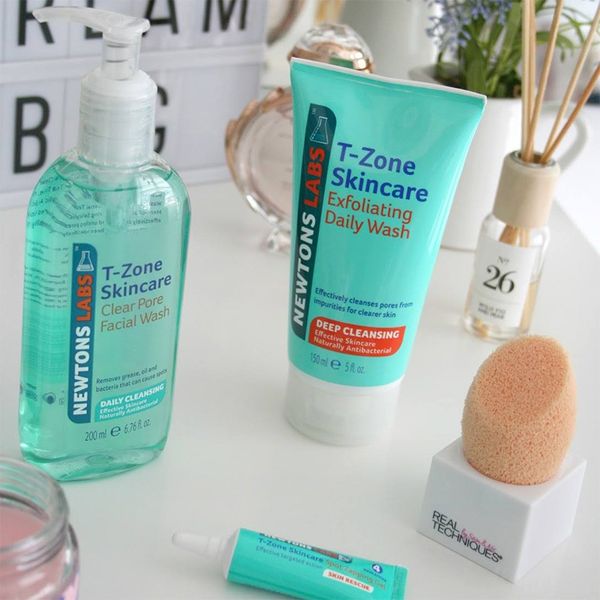  Gel rửa mặt sạch sâu thông thoáng lỗ chân lông Newtons Labs T-Zone Clear Pore Facial Wash 200ml (UK - Anh Quốc) 