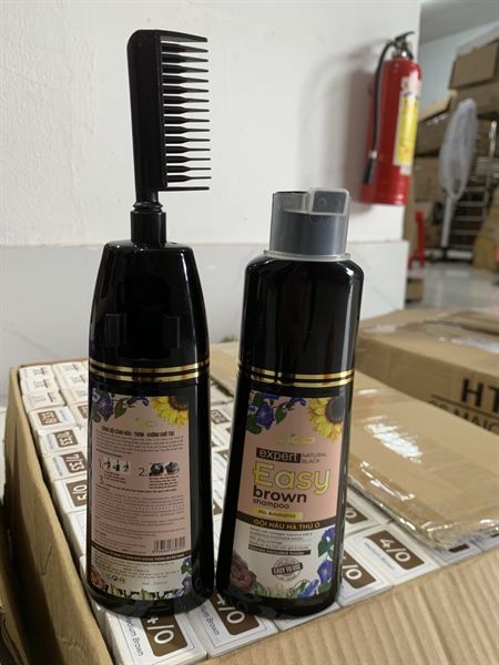 HT_36MaiQeix_Dầu Gội Nâu Hà Thủ Ô CICO (Vòi Xịt + Lược Chải) 200ML