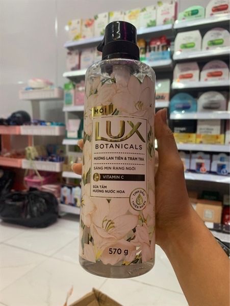 SỮA TẮM LUX BOTANICAL HƯƠNG NƯỚC HOA CAO TRÀM TRÀ