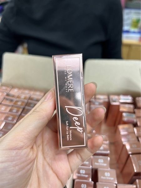 SON DƯỠNG MÔI LOMERE 02