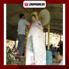 Áo choàng Quan Âm Chứa Chan Gia Lào (Vải Phi Thêu Sen Trúc )- QAT