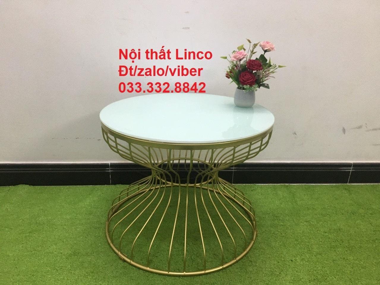  Bàn sofa gia đình nhỏ xinh xắn D60 kính cường lực khung vàng 