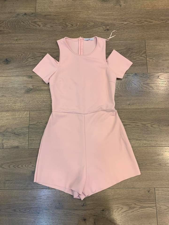 jumpsuit zara hở vai , hồng đen