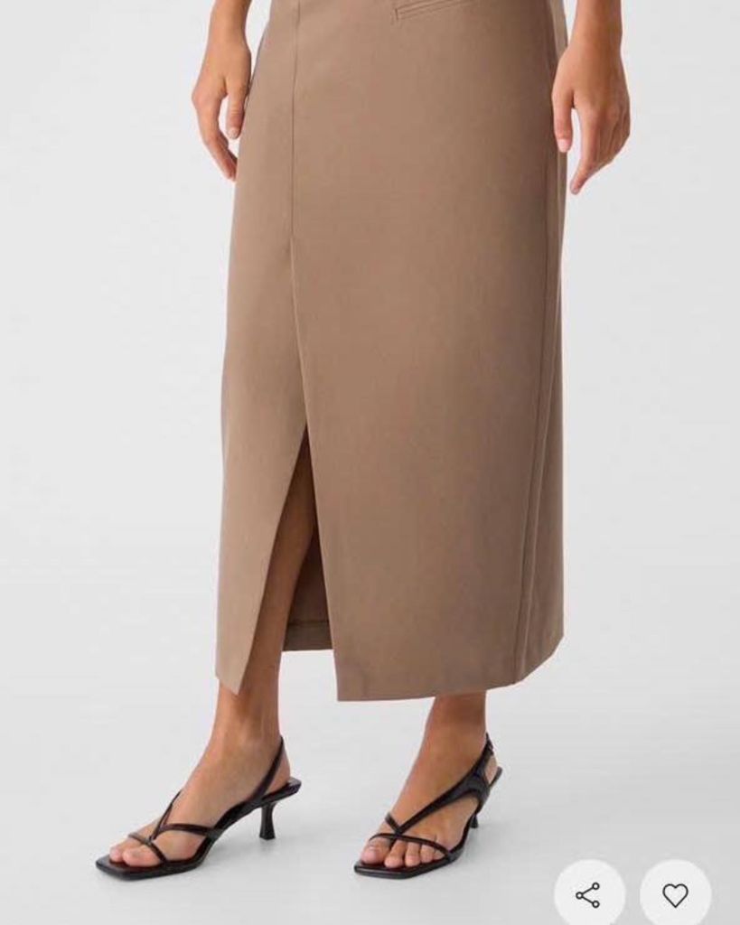 CHÂN VÁY STRADIVARIUS FREESIZE