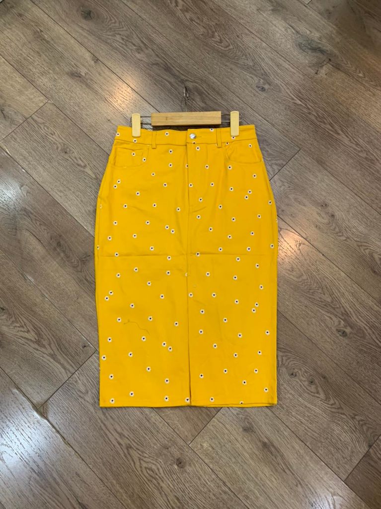 Váy ZARA vàng