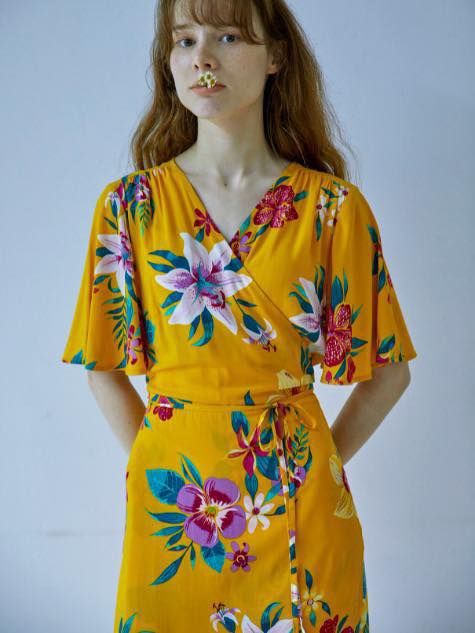 ĐẦM BYUS WEAR VÀNG BÔNG CỔ TIM