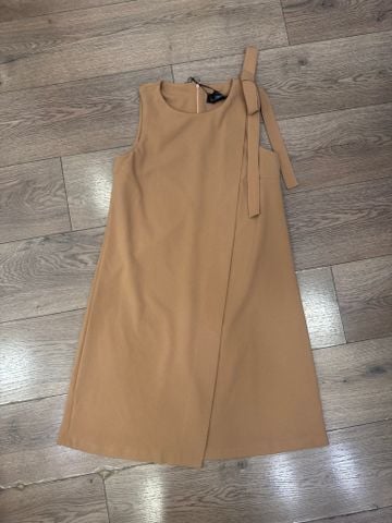 ĐẦM DKNY NƠ VAI