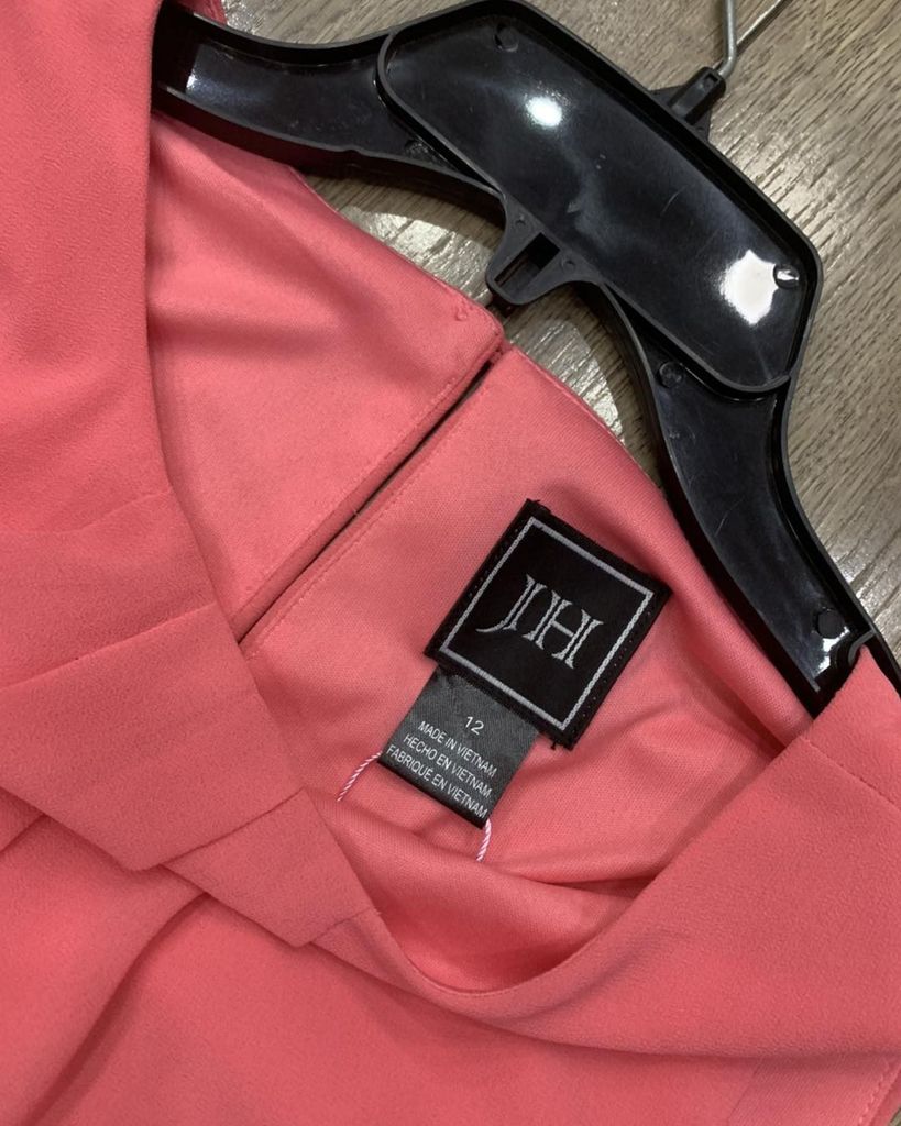 ĐẦM JESSICA VOAN CAM SÁT NÁCH