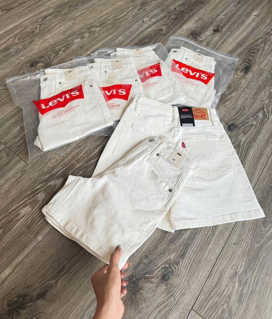 SHORT LEVIS TRẮNG