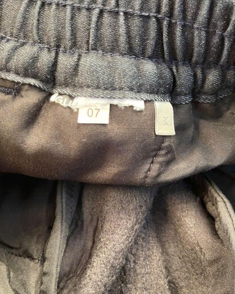 QUẦN JEANS GU LƯNG THUN CẮT MẠC