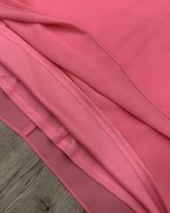 ĐẦM JESSICA VOAN CAM SÁT NÁCH