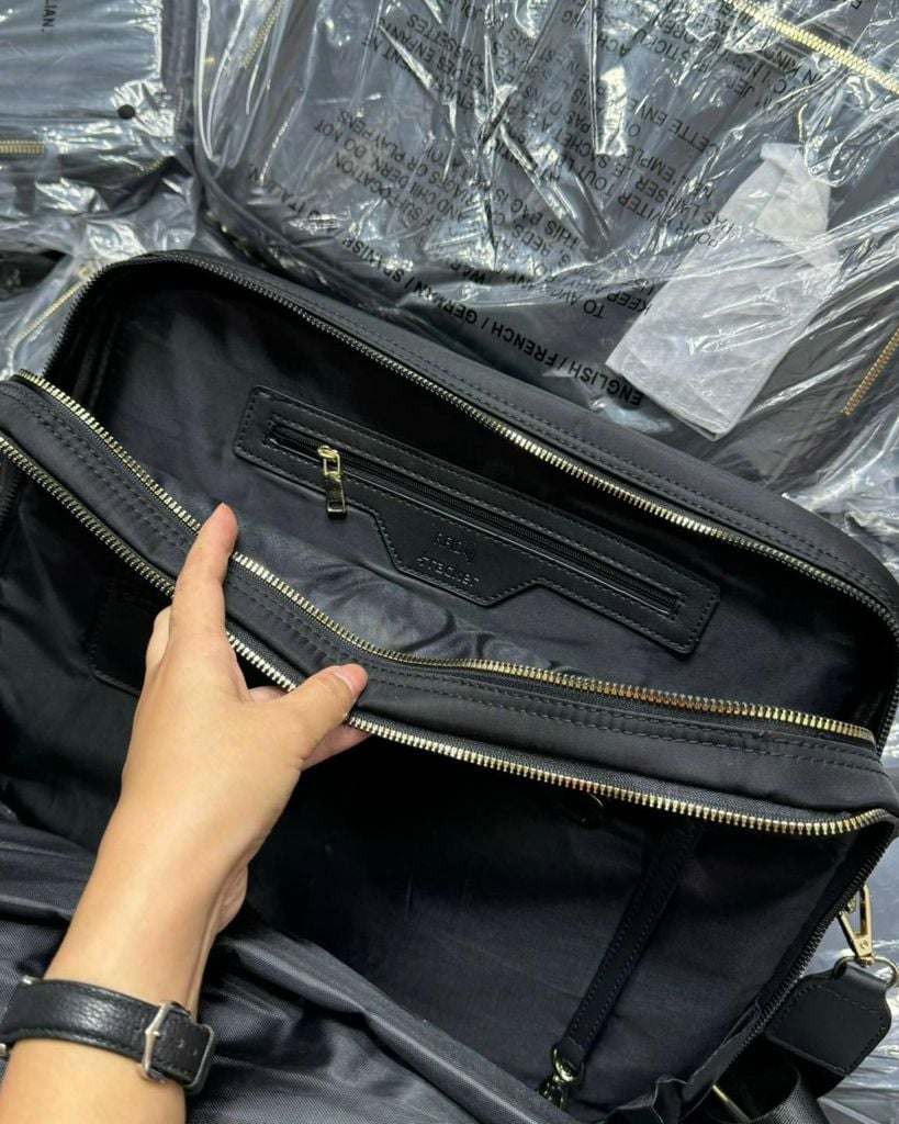 CẶP CÔNG SỞ TRACKER ĐEN