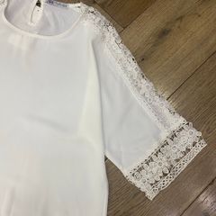 ÁO ZARA TRẮNG PHỐI REN HOA